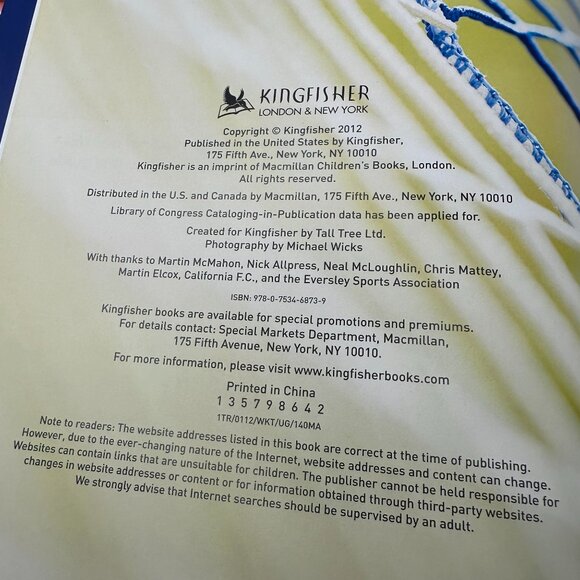 The Kingfisher book of Soccer Skills Hardcover - Picture 4 of 4